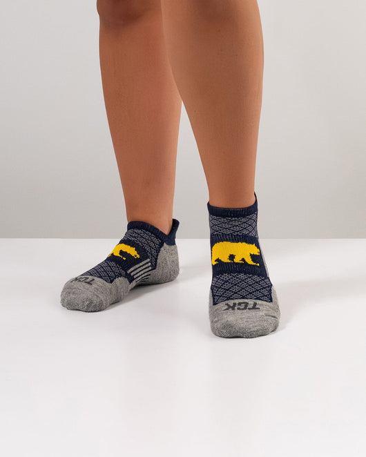 TCK socks California Golden Bears No Show Running & Golf Socks Mens & Womens - Tour - Performance Athletic Ankle Tab Socks, Soft Cushioned