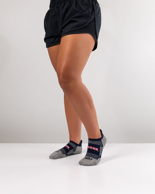 TCK socks Connecticut Huskies No Show Running & Golf Socks Mens & Womens – Performance Athletic Ankle Tab Socks, Soft Cushioned