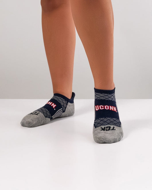 TCK socks Connecticut Huskies No Show Running & Golf Socks Mens & Womens – Performance Athletic Ankle Tab Socks, Soft Cushioned