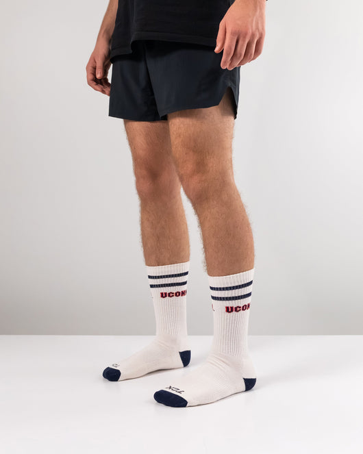 TCK socks Vintage Connecticut Huskies Socks NCAA Socks For Men and Womens Soft Cotton Sock