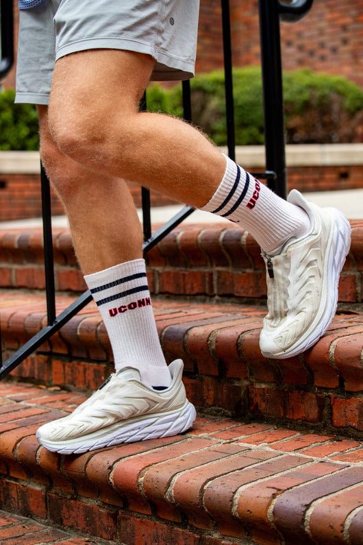 TCK socks Vintage Connecticut Huskies Socks NCAA Socks For Men and Womens Soft Cotton Sock